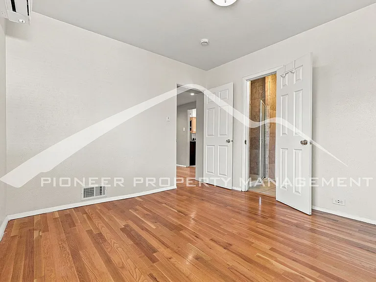 4215 W Byron Pl — Photo 17