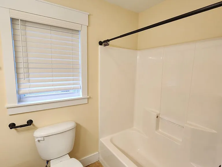129 Aurora Dr #5 — Photo 12