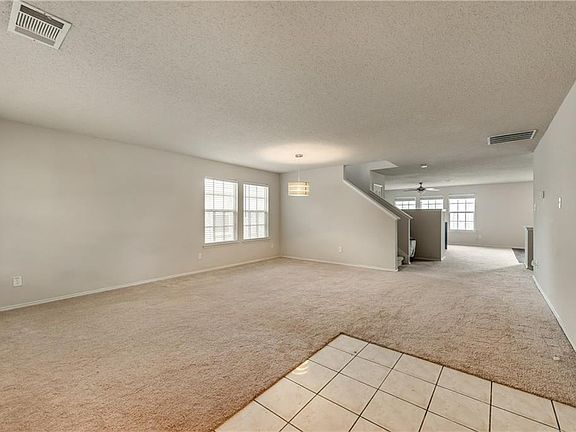 3rd image of 5436 Sabine Ln