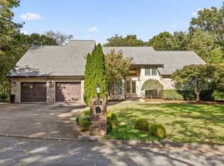 8218 Mill Race Dr, Ooltewah, TN 37363