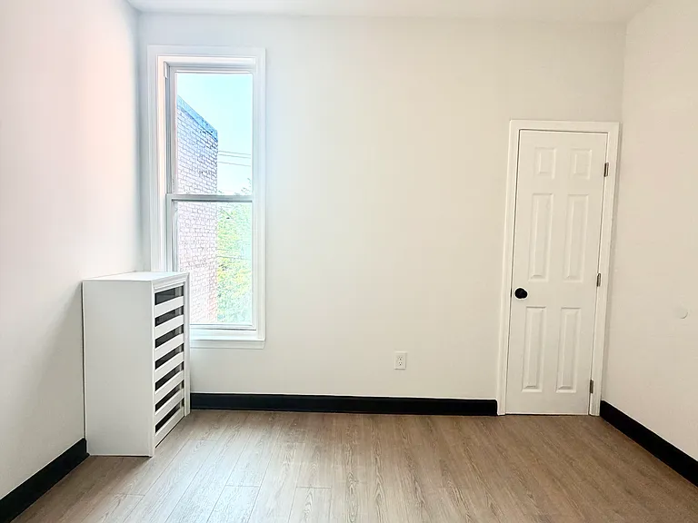 2525 W Lafayette Ave — Photo 12