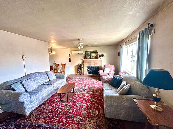 2nd image of 27277 Parkwood Ave