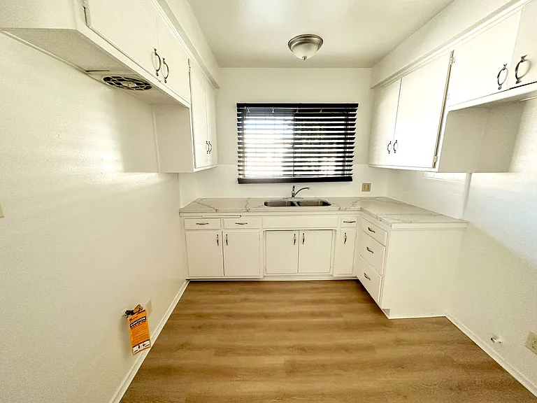 1069 Browning Blvd — Photo 9