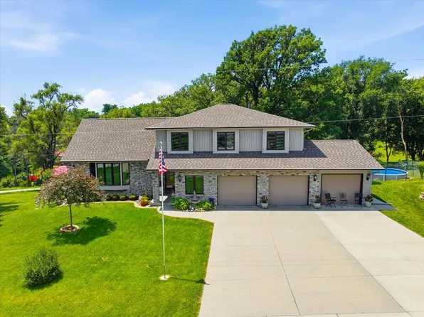 1711 Jennings Ave, Council Bluffs, IA 51503
