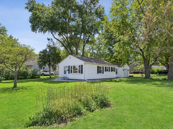 1347 15th Ave S, Clinton, IA 52732