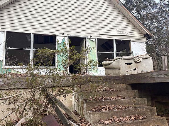 2nd image of 3772 Blackberry Rd