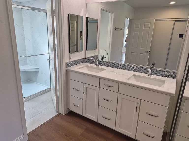 Brand new lovely bathrooms with double sinks, gentle close drawers and cupboards.