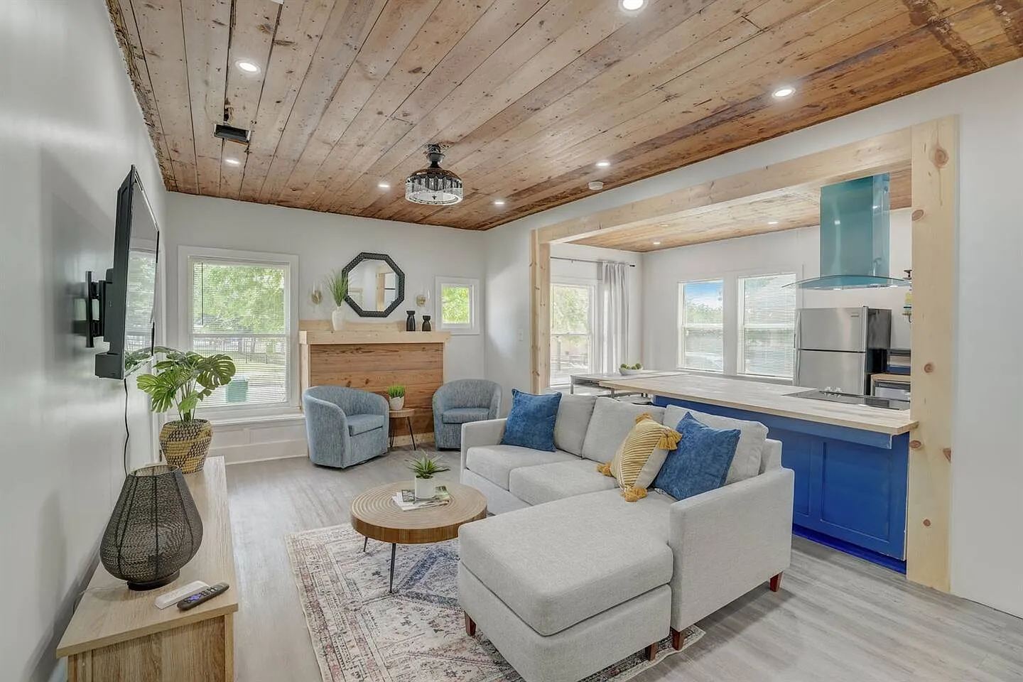 3 bed, $3,000 — Photo 3