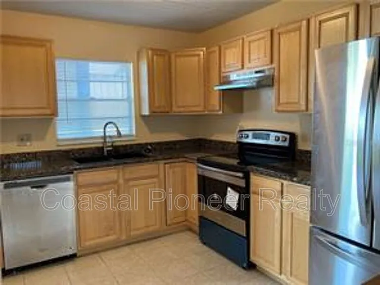 2840 Somerset Park Dr — Photo 2