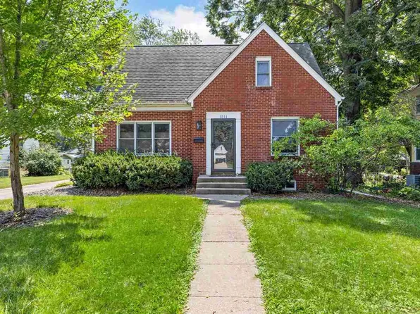 1511 E College St, Iowa City, IA 52245
