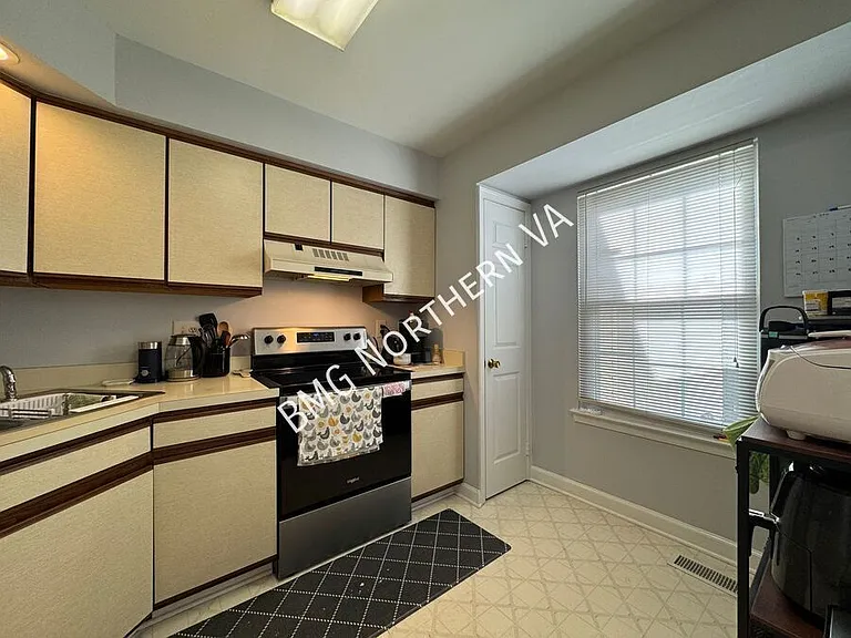 6118 Rocky Way Ct — Photo 9