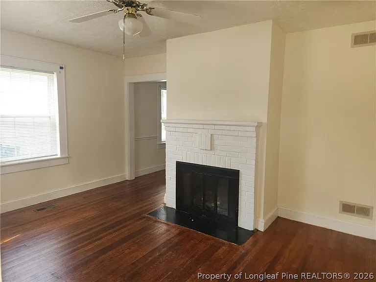 227 Pinecrest Dr — Photo 2