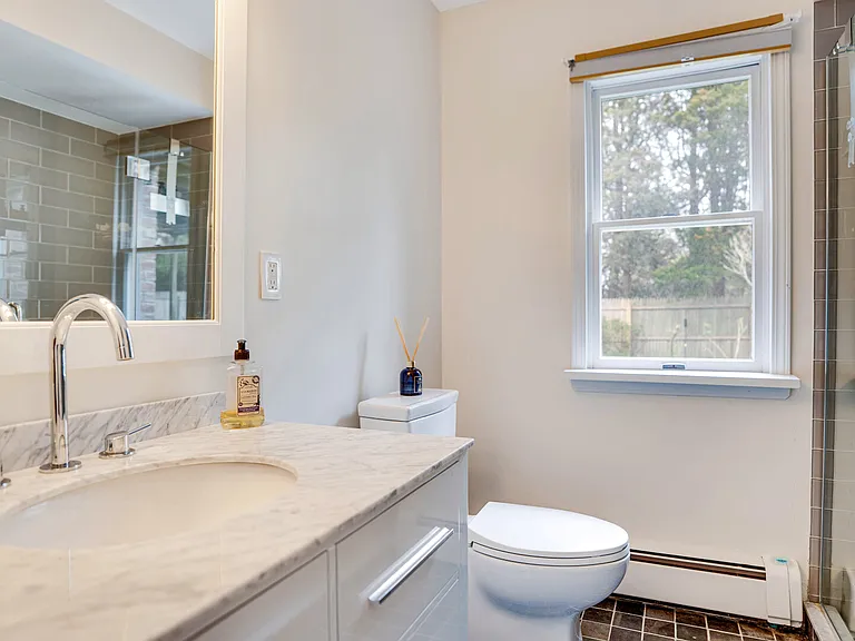 52 Shinnecock Rd #A — Photo 38
