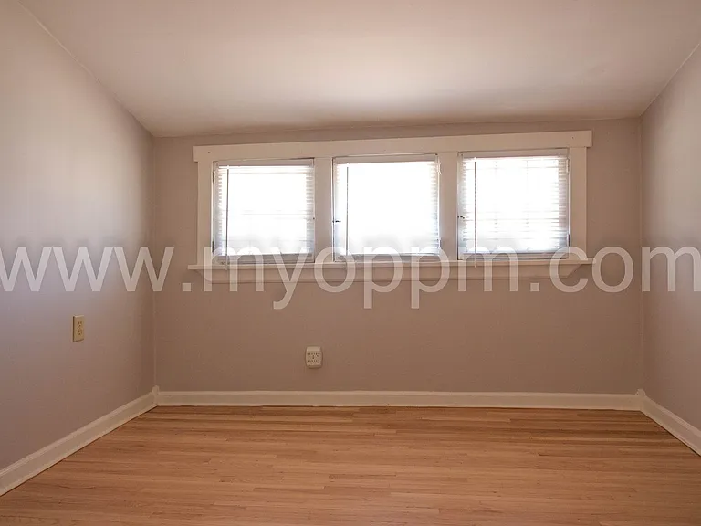 4202 Barker Ave — Photo 4
