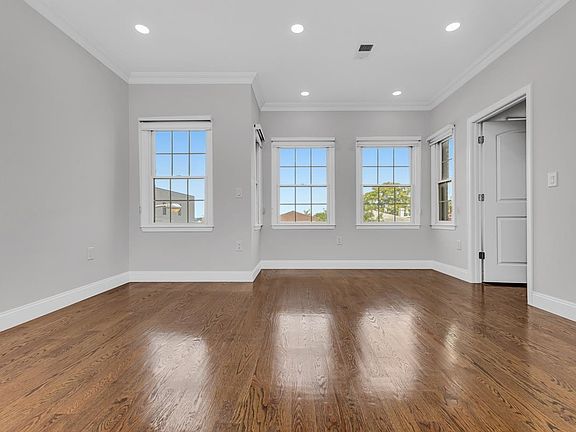 5th image of 28 Giles Ave #2