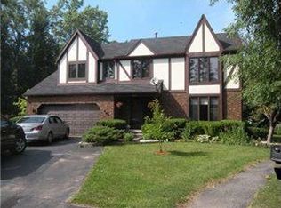 877 Robin Rd, Amherst, NY 14228