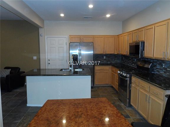 3rd image of 1067 Sonora Hill Ct