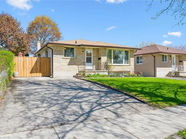 176 Holborn Dr, Kitchener, ON N2A 2E5