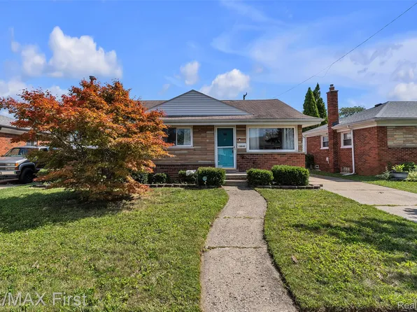 28840 Floral St, Roseville, MI 48066