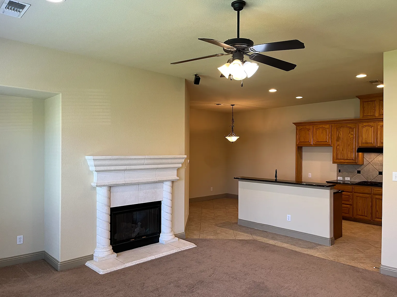 3 bed, 1828 sqft, $3,400 — Photo 3