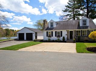 35 Elmwood Rd, Lynnfield, MA 01940