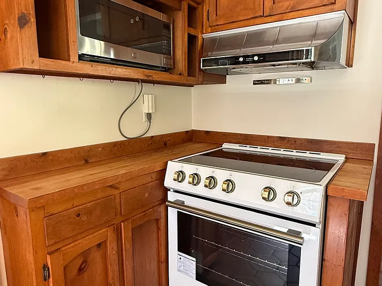 1201 Plum Tree Ln — Photo 15