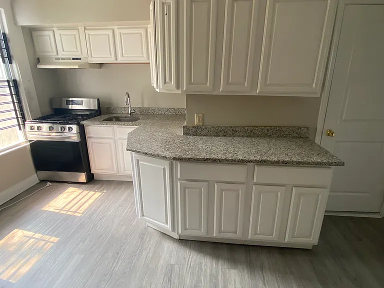 3510 Greenmount Ave — Photo 8