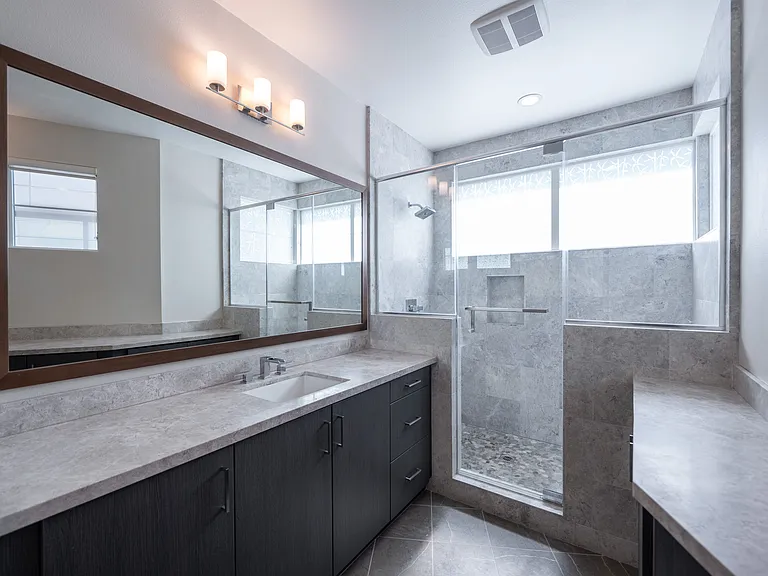 3rd Floor - Master Bathroom