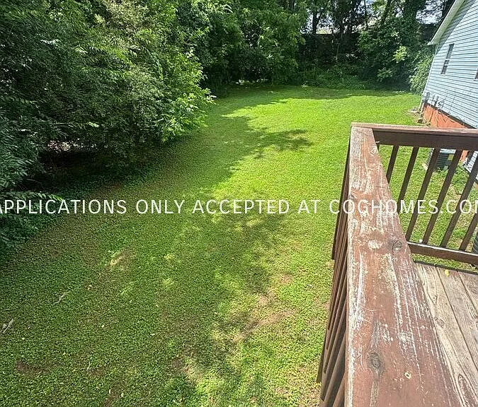 370 Booth Cir — Photo 3