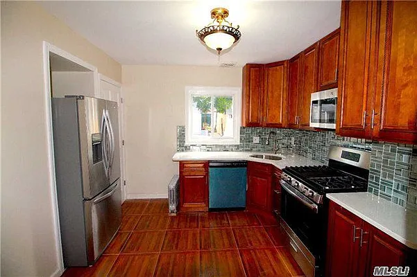 Sold by Mega Homes Realty INC | media 10