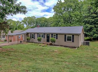 1052 Rolling Fields Cir, Columbia, TN 38401