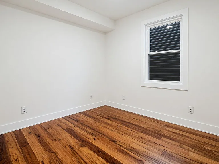 1743 N California Ave #2F — Photo 3
