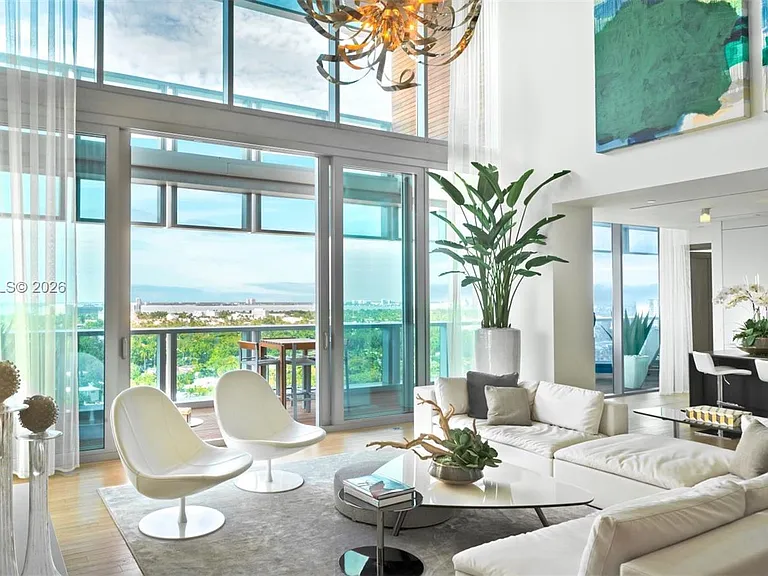 2901 E Collins Ave #1602 — Photo 30