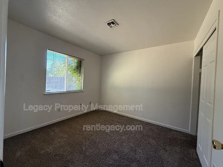 6635 Chandler Dr — Photo 11