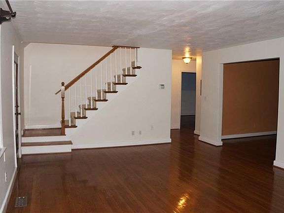 4th image of 1540 Degrasse Ave