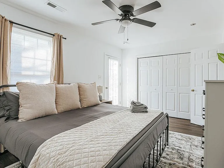1511 Vine St — Photo 24