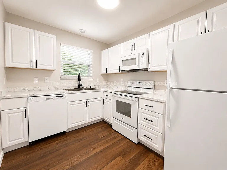 6814 Trousdale Rd — Photo 4