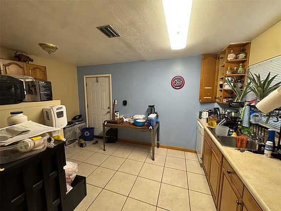 3rd image of 6025 SW 11th Pl