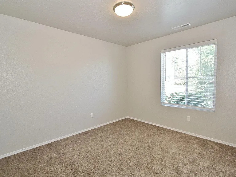 1642 N Pewter Ave — Photo 19