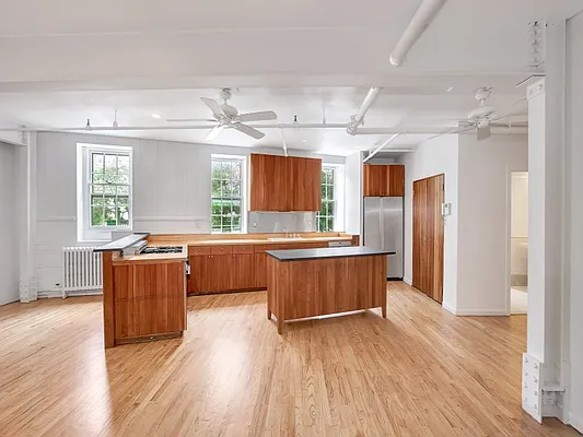 Sold by Sotheby's International Realty | media 2