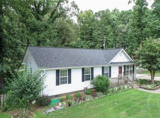 6204 Dove Ct, Gainesville, GA 30506