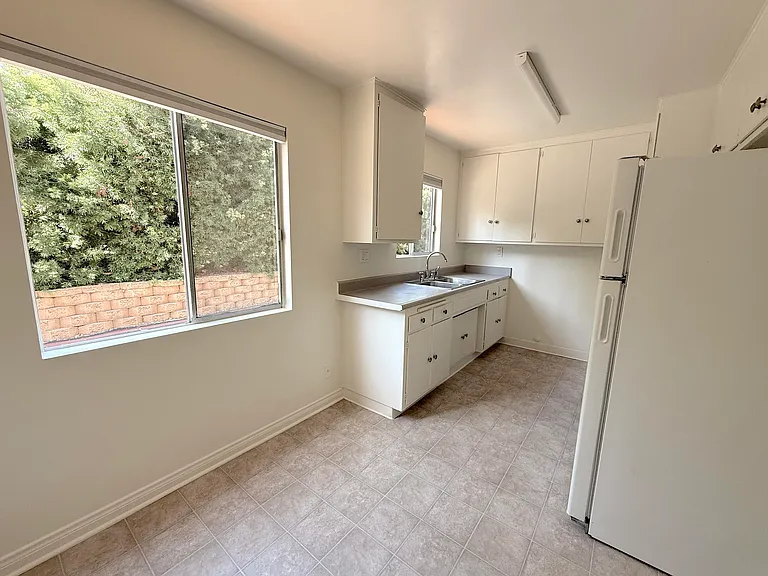 2220 Oak Park Ln #3 — Photo 3