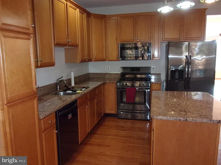 25929 Kirkwood Sq — Photo 5