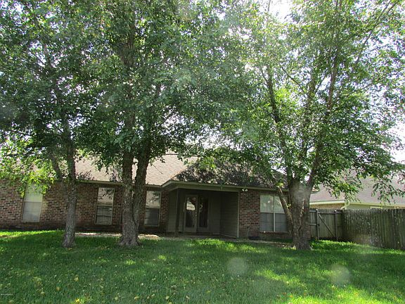 3rd image of 145 Windermere Cir