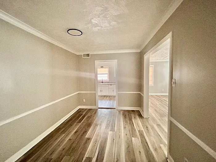 2 bed, 1.0 bath, 1299 sqft, $1,025 — Photo 3