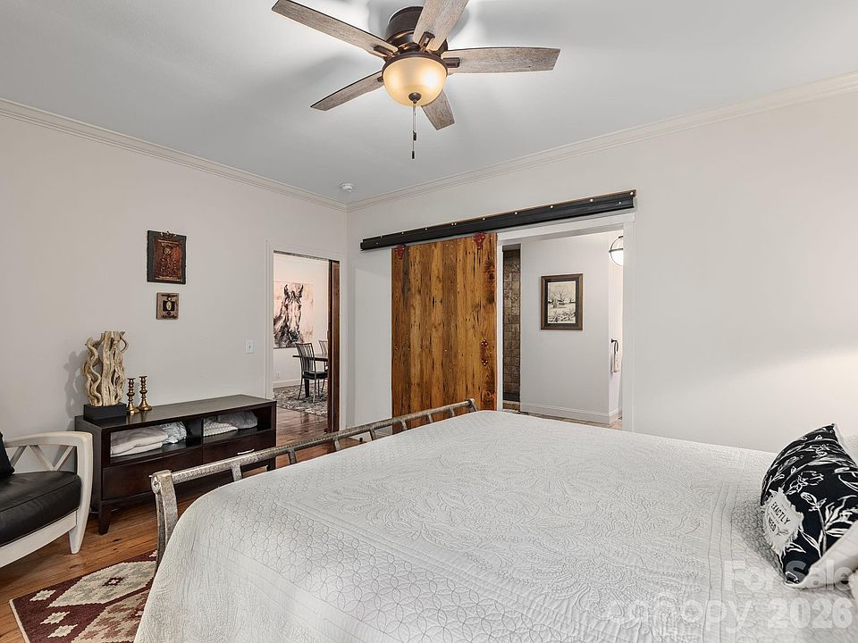 13th image of 420 Chimney Rock Dr