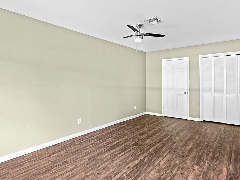 1422 Yorkshire Dr — Photo 12