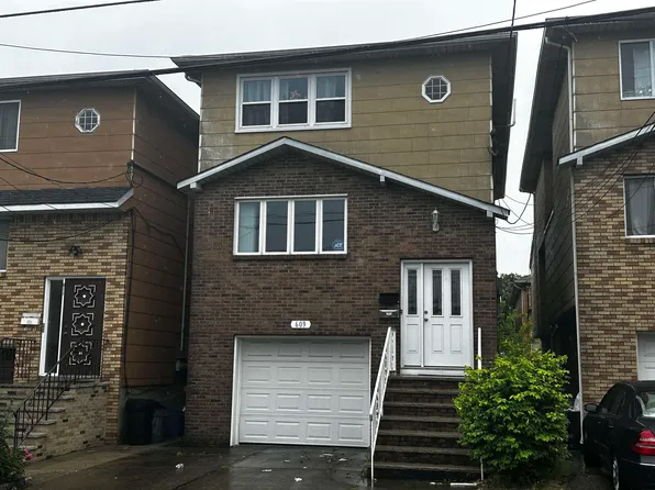 609 Sussex Street image 1 of 10