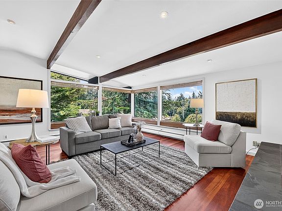 4th image of 19421 46th Avenue NE