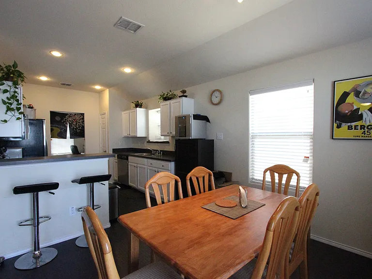 1810 Bayfront Dr — Photo 5